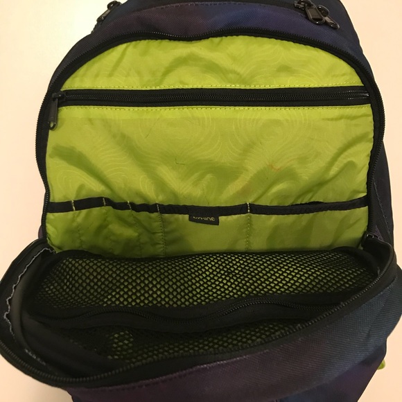 Dakine Backpack - Picture 7 of 8